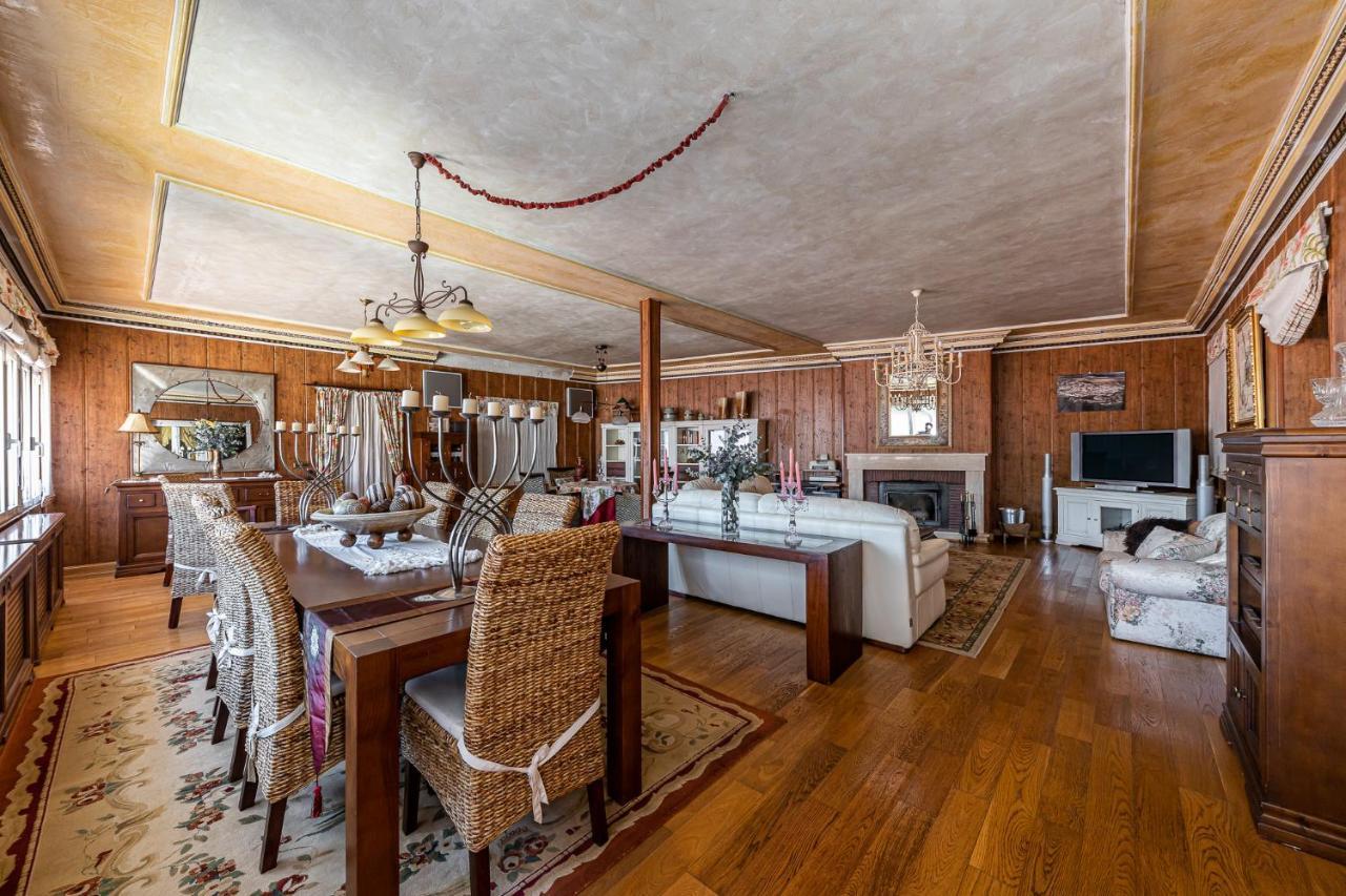 Waou Deluxe Cottage Titulcia Luaran gambar