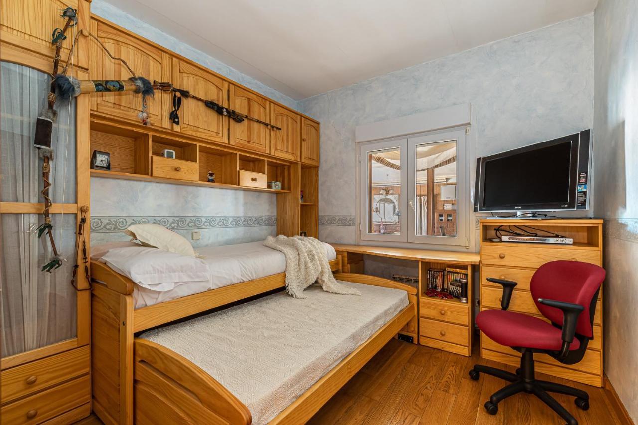 Waou Deluxe Cottage Titulcia Luaran gambar